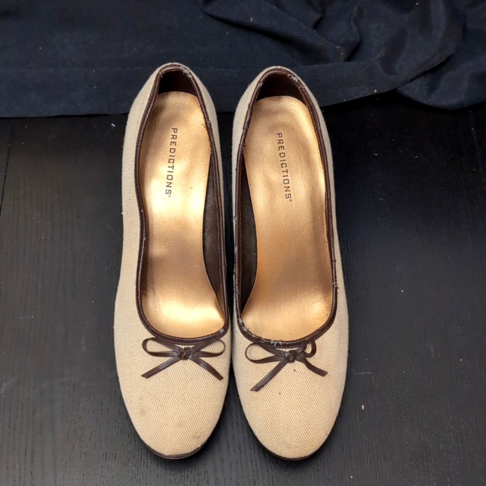 Size 10 Prediction Cream Heels with Bow